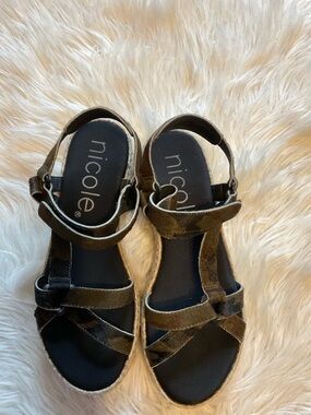 Nicole Women's Mud Pathbreaker Espadrille Wedge Faux Calf Hair Sandal Size 9.6